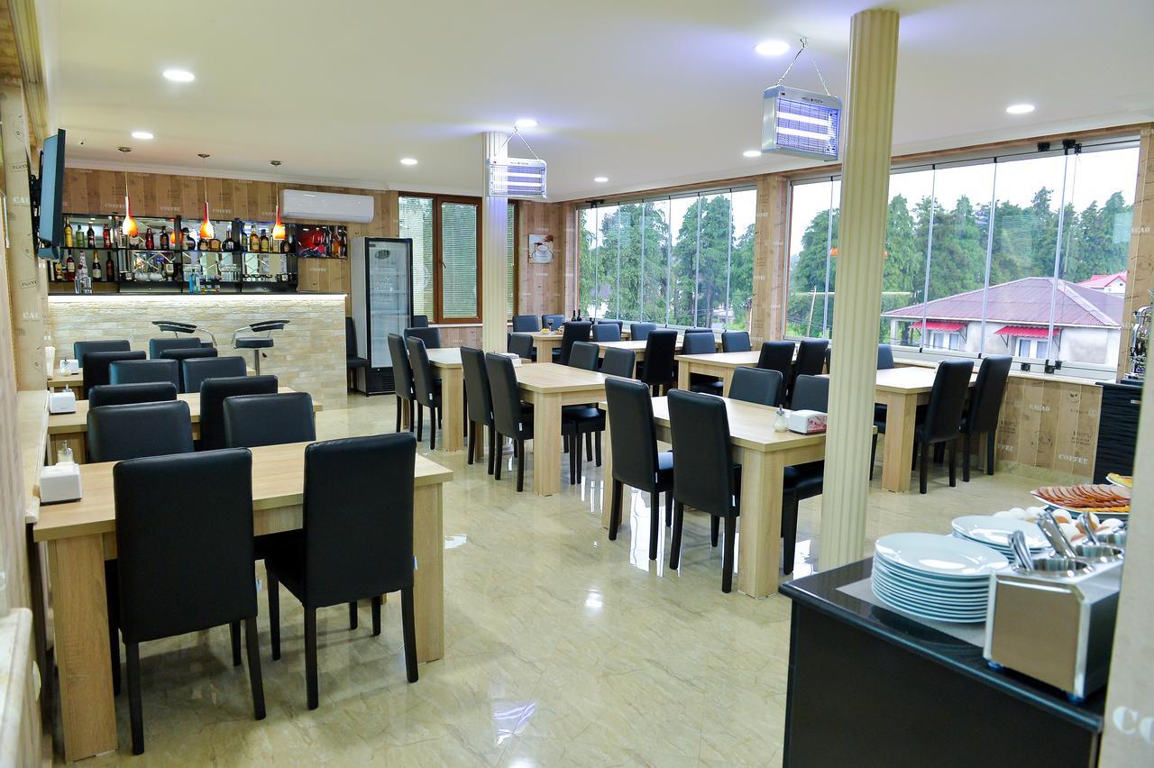 Hotel Lion 乌雷基 外观 照片
