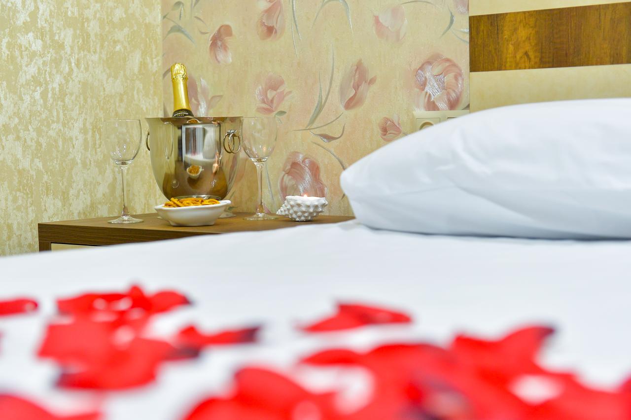 Hotel Lion 乌雷基 外观 照片
