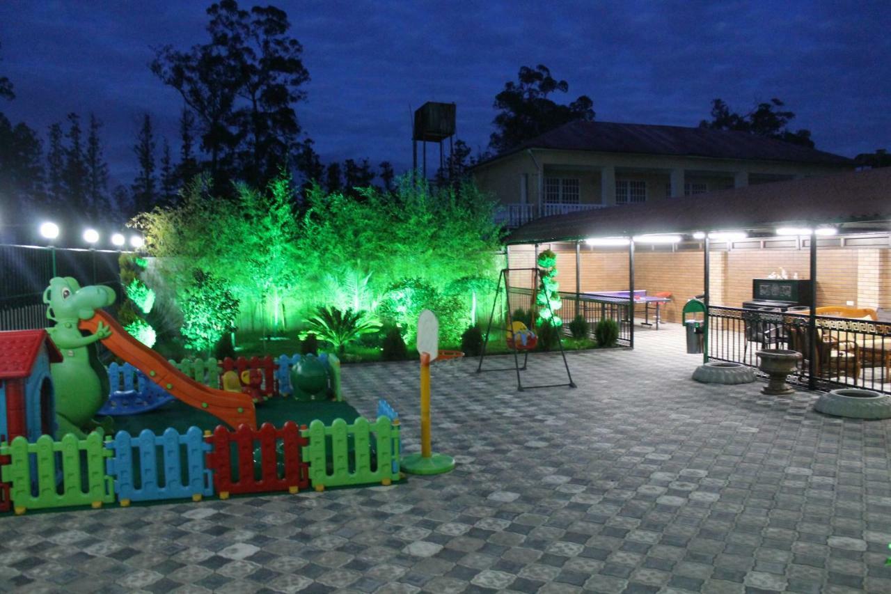 Hotel Lion 乌雷基 外观 照片